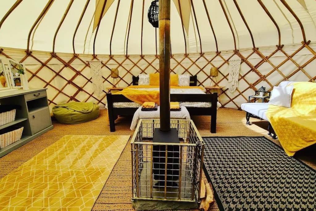 فندق Bronfelen Yurt Cynghordy المظهر الخارجي الصورة